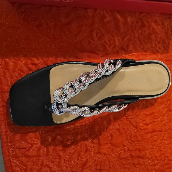 Black patent embellished flip flop - Picture 1 of 1